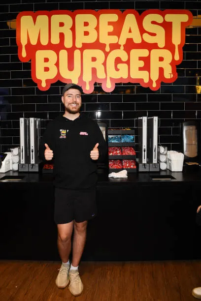 MrBeast Burger™ For the First Time in Italy with Helbiz Kitchen